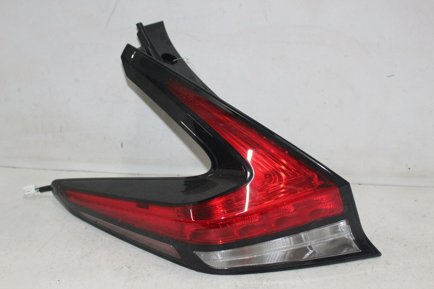 Tail Light Assembly NISSAN LEAF Left 18 19 20