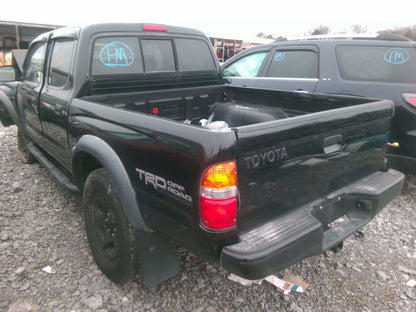 Tail Light Assembly TOYOTA TACOMA Left 01 02 03 04