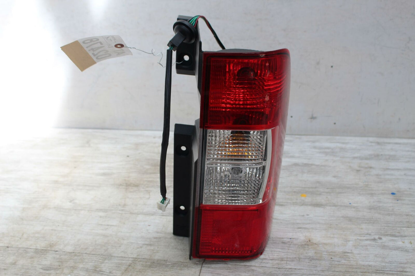 Tail Light Assembly NISSAN NV 2500 Right 12 13 14 15 16 17 18 19 20