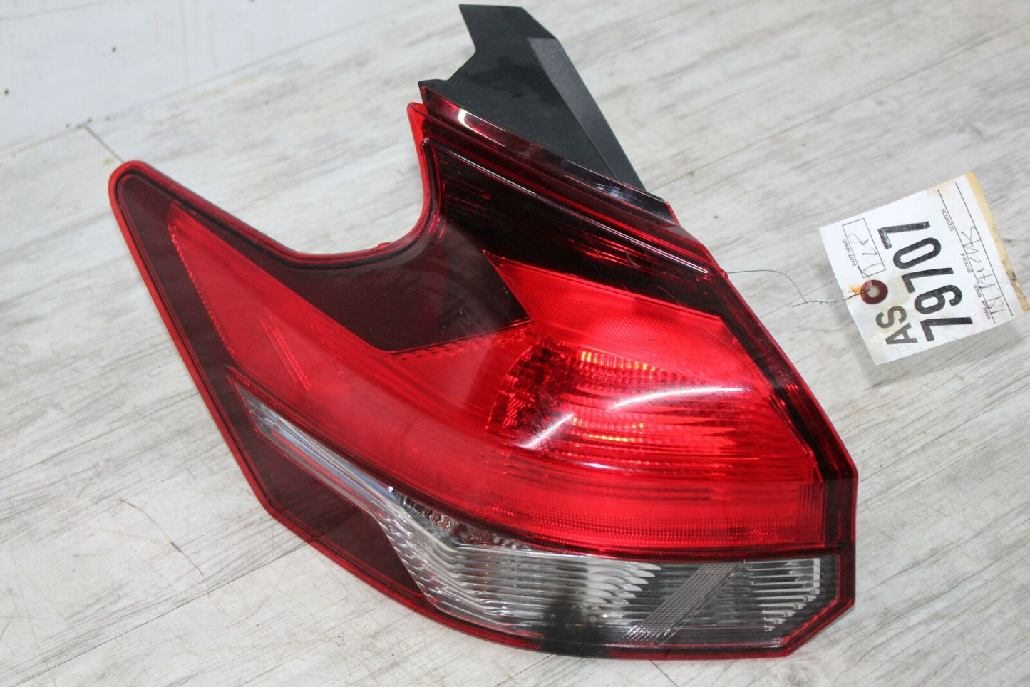 Tail Light Assembly NISSAN KICKS Left 18 19 20