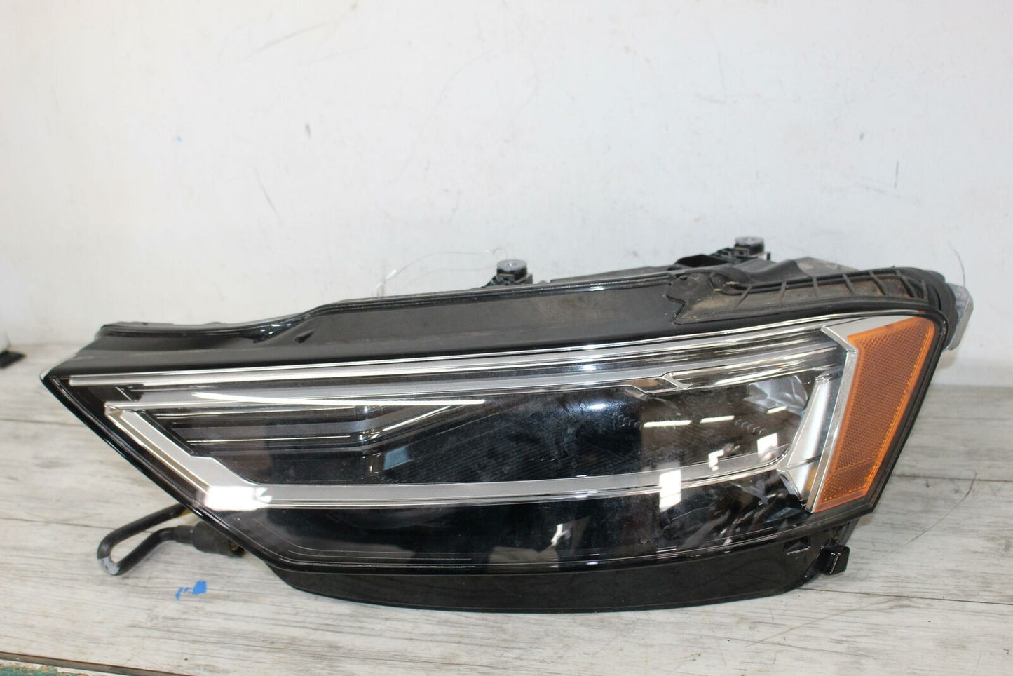 Headlamp Assembly AUDI A8 Left 19 20