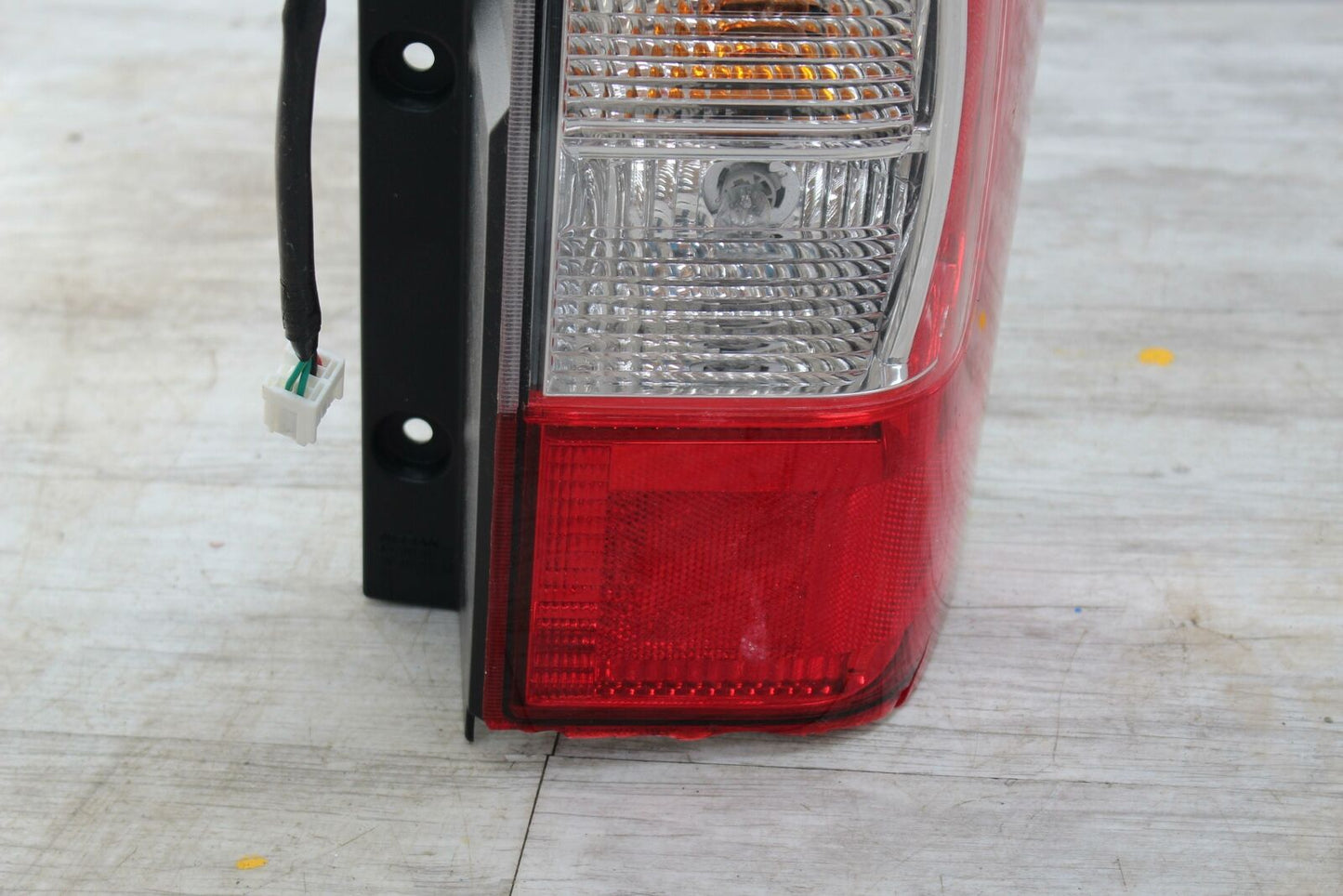 Tail Light Assembly NISSAN NV 2500 Right 12 13 14 15 16 17 18 19 20