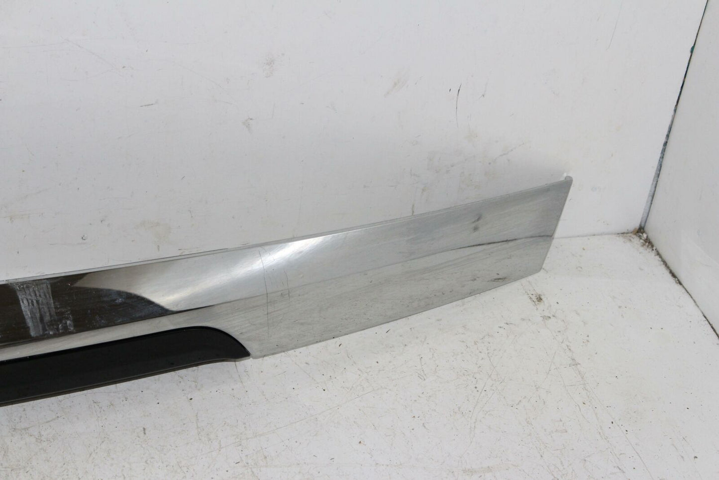 Lid/gate Moulding JAGUAR XF 15