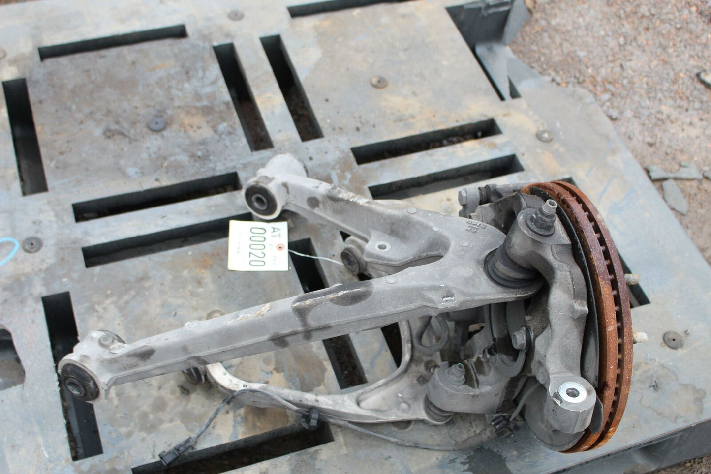 Knee Assembly ESCALADE ESV Right 15 16