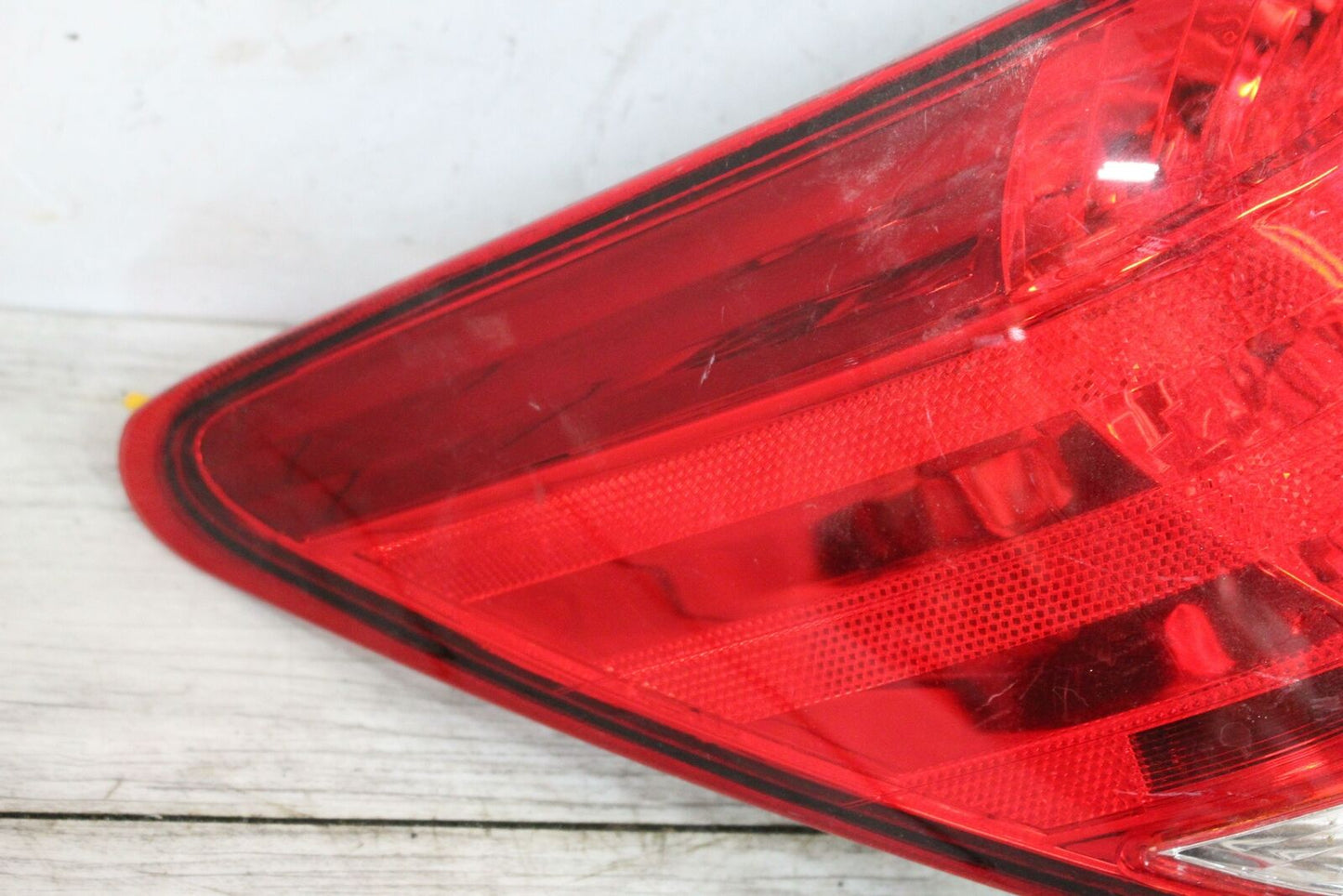 Tail Light Assembly TOYOTA AVALON Left 00 01 02