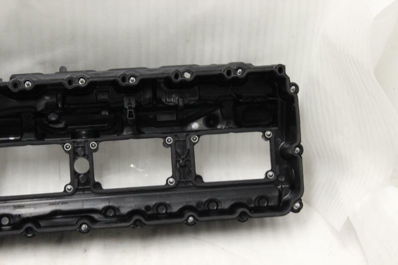 Valve Cover BMW 535I 14 15 16