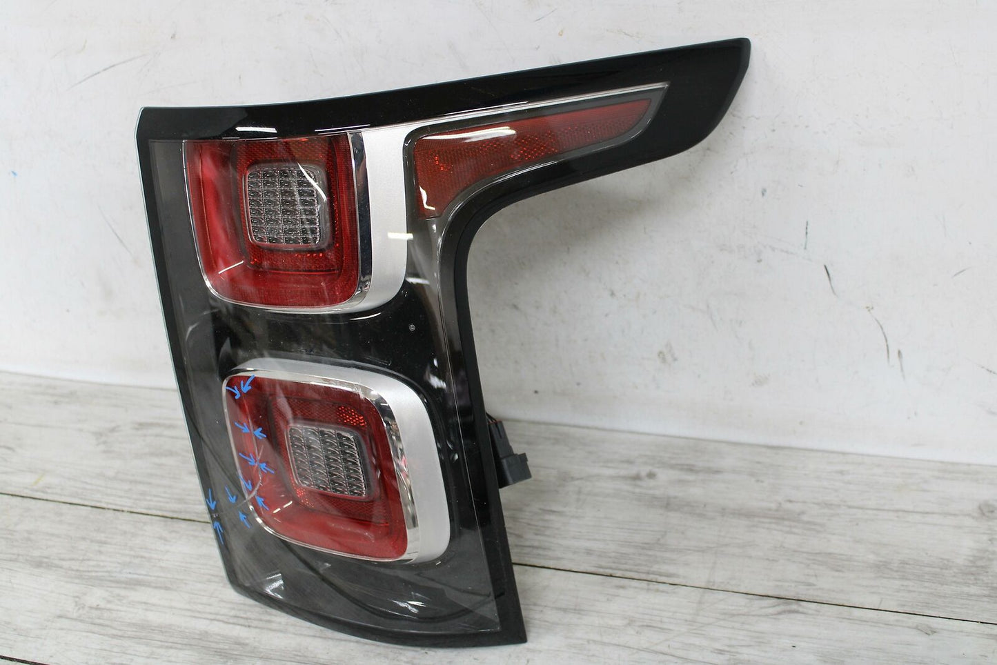 Tail Light Assembly RANGE ROVER Right 18