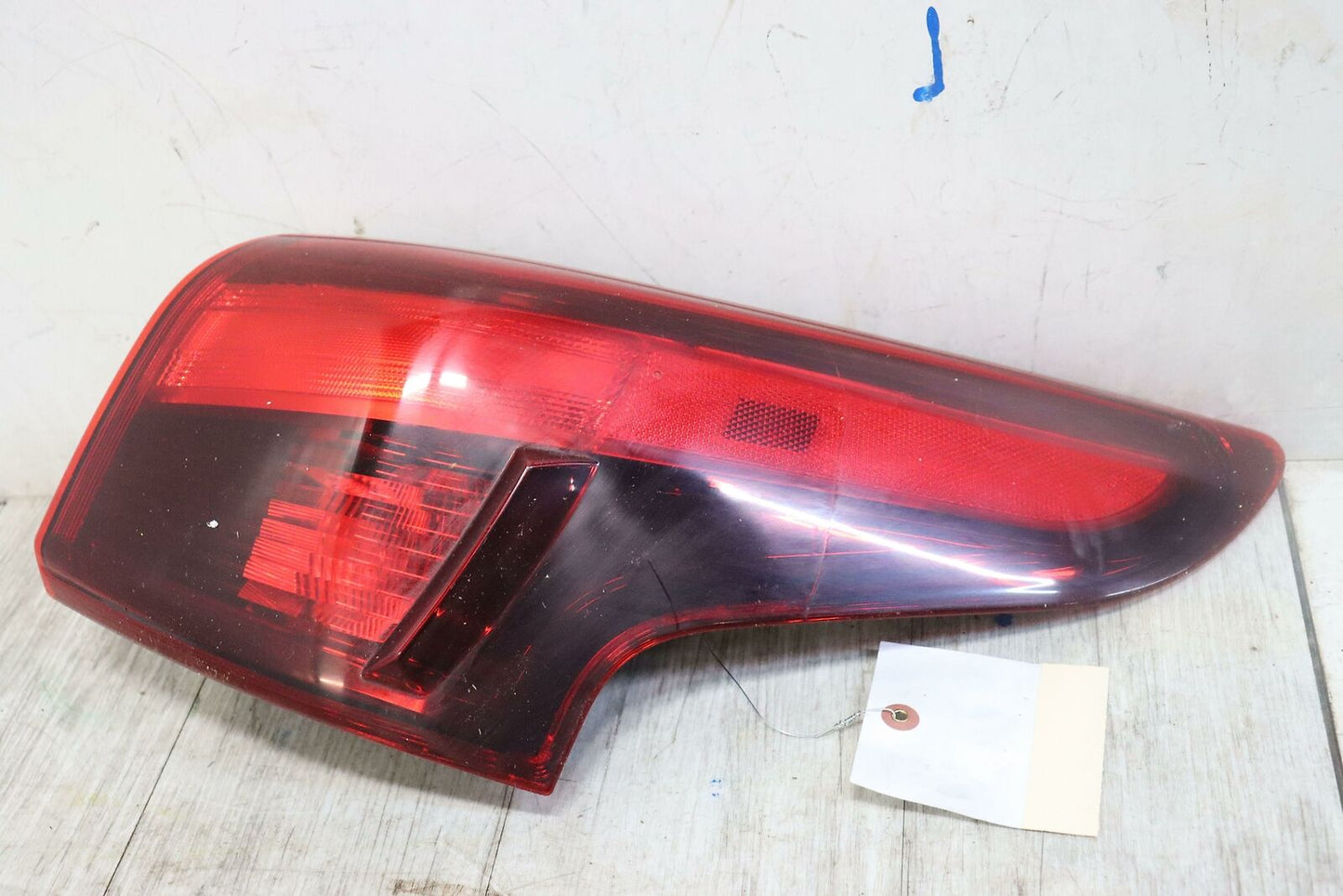 Tail Light Assembly NISSAN ROGUE SPORT Right 17 18 19